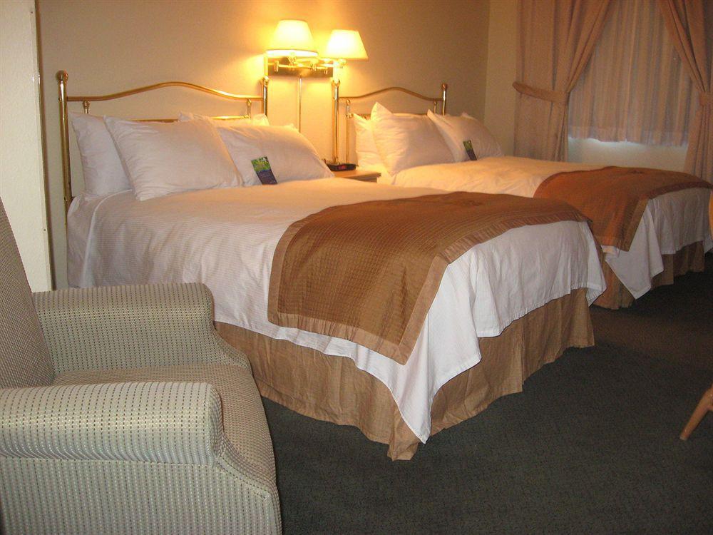 Holiday Inn Express Hotel & Suites Uptown Fredericton By Ihg Eksteriør billede