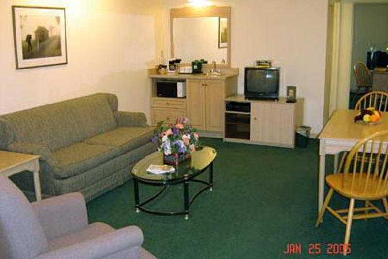 Holiday Inn Express Hotel & Suites Uptown Fredericton By Ihg Værelse billede
